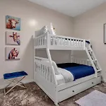 3 Bedrm Palace Suite - King Fl Bed & Free Ev Charging