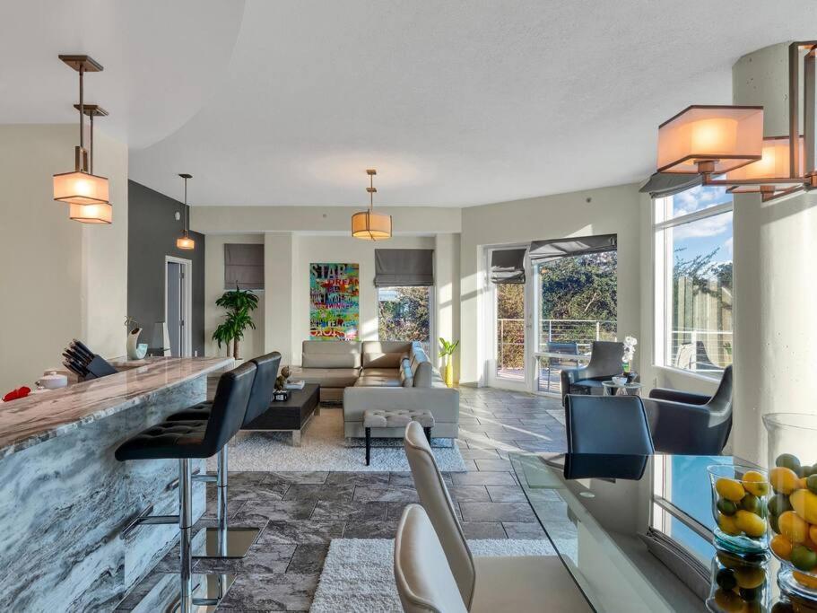 3 Bedrm Palace - King Fl Bed & Free Ev Charging * Orlando