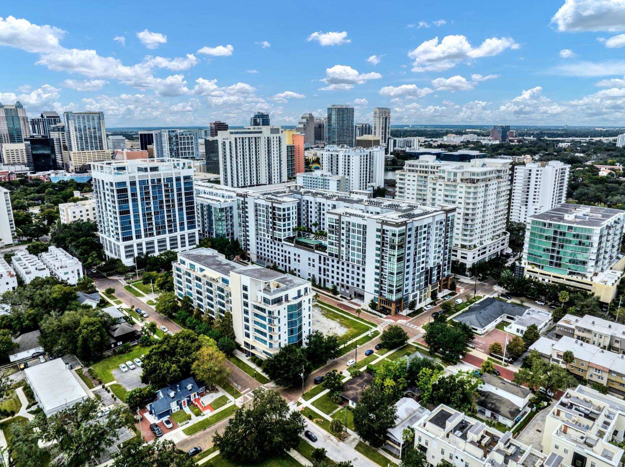 3 Bedrm Palace - King Fl Bed & Free Ev Charging Apartment Orlando